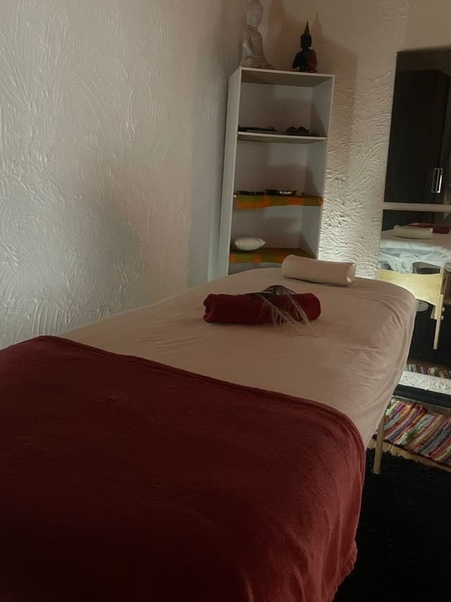 Masajes terapéuticos y tantricos  - Imagen 2